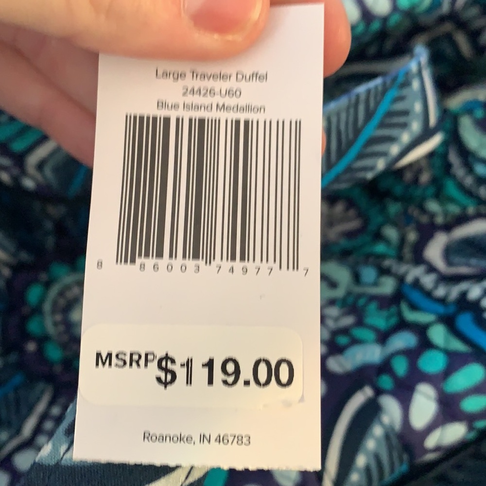 ‼️holiday sale-FIRM‼️ NWT Vera bradley large duffel bag blue island medallion - Picture 10 of 11